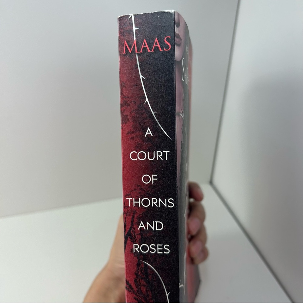 A Court of Thorns and Roses Paperback by Sarah J. Maas ACOTAR - Picture 4 of 12
